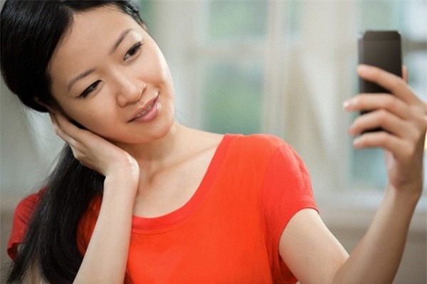 Chỉ vì bức ảnh mặc váy đăng trên facebook, tôi bị chồng dằn vặt “sống không bằng chết” - Ảnh 1.