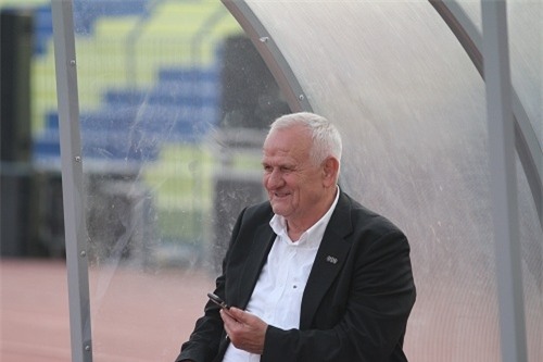 hlv flc thanh hoa phoi bay su that dang long ve cau thu v.league hinh anh 1