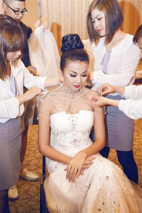 de long lay nhat tren tham do, sao viet duoc cham soc nhu ba hoang the nay day! - 3