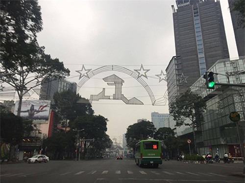 bau troi sai gon xam xit la thuong: 8h nhu 5h sang hinh anh 3