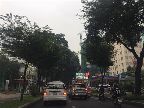 bau troi sai gon xam xit la thuong: 8h nhu 5h sang hinh anh 4