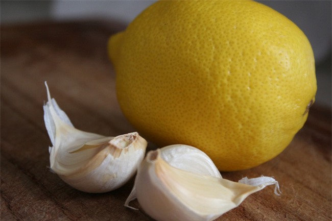 Làm sạch động mạch, ngăn chặn đau tim, đột quỵ nhờ đồ uống làm từ 2 nguyên liệu bếp nhà nào cũng có - Ảnh 4.