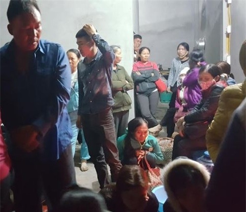 lat xe o nghe an 14 nguoi nhap vien: hanh khach ke lai giay phut sinh tu - 4