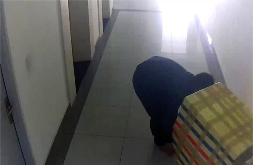 loi ke nguoi phat hien thi the nu sinh trong thung xop o sg hinh anh 3