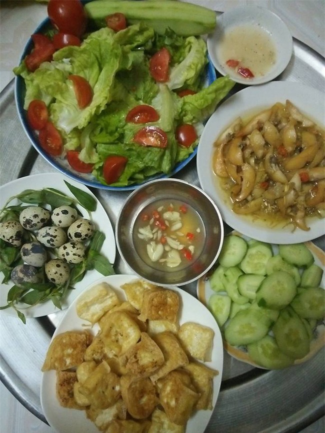 Sốt xình xịch trào lưu khoe mâm cơm ăn gì nấu gì của chị em dịp cận Tết - Ảnh 7.