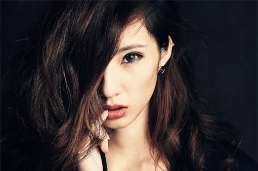 sau khi bi huy hoai dung nhan, toi bi ban than cuop nguoi yeu - 1