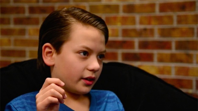 Cuộc đời cậu bé tự kỷ này đã thay đổi hoàn toàn sau khi gặp kẻ sát nhân đang thụ án trong trại giam - Ảnh 1.