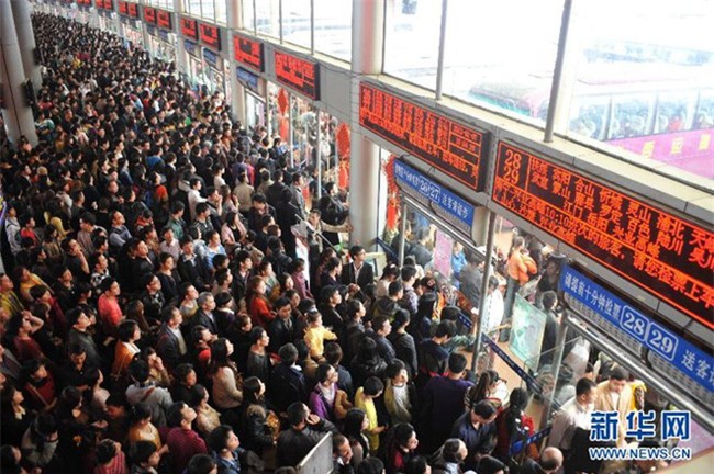 Những hình ảnh chen chúc kinh hoàng trong đợt di cư về quê ăn Tết ở Trung Quốc-3