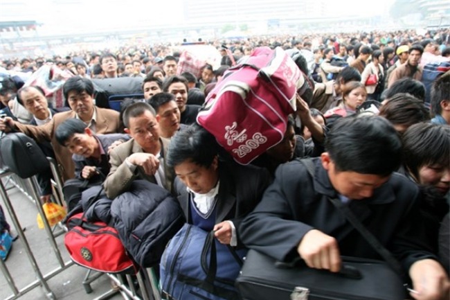 Những hình ảnh chen chúc kinh hoàng trong đợt di cư về quê ăn Tết ở Trung Quốc-6
