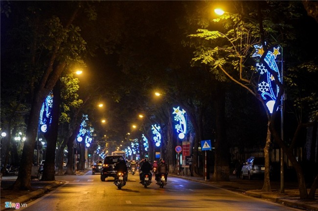 Pho phuong Ha Noi ruc ro don Tet Nguyen dan hinh anh 12