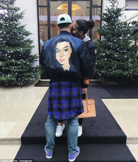 Memphis Depay to chuc sinh nhat ngot ngao cho ban gai hinh anh goc