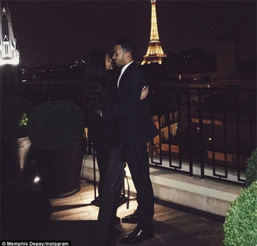 Memphis Depay to chuc sinh nhat ngot ngao cho ban gai hinh anh goc