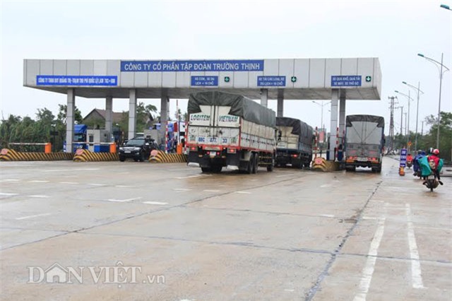 xe bien xanh cung chay duong lang de ne tram thu phi bot quang tri hinh anh 9