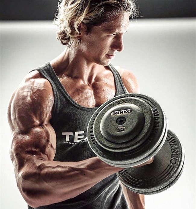 Nha vo dich the hinh co guong mat giong het Torres hinh anh 1