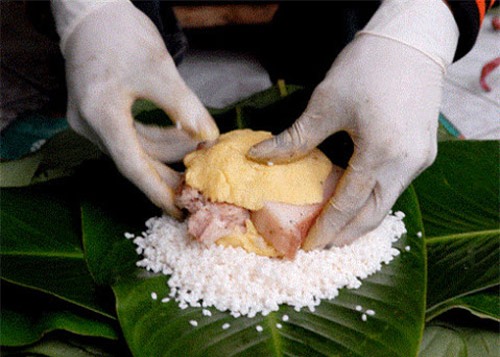 Cách gói bánh chưng vuông bằng tay đảm bảo xanh, đẹp, ngon - 3