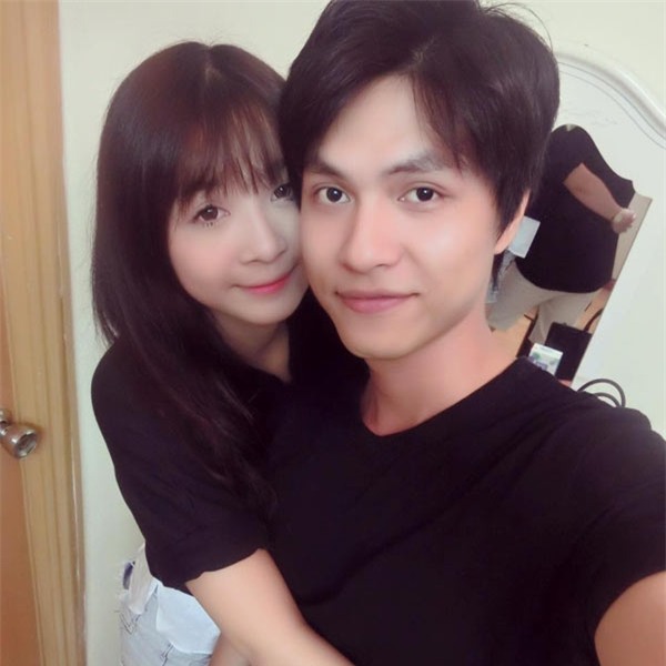 chuyen tinh hai huoc cua cap doi trong clip