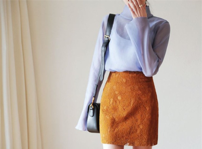 Nàng da ngăm đen chọn đồ mùa lạnh tone màu gì sẽ tôn da nhất? - Ảnh 1.