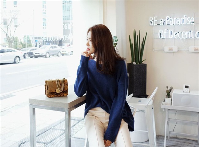 Nàng da ngăm đen chọn đồ mùa lạnh tone màu gì sẽ tôn da nhất? - Ảnh 4.