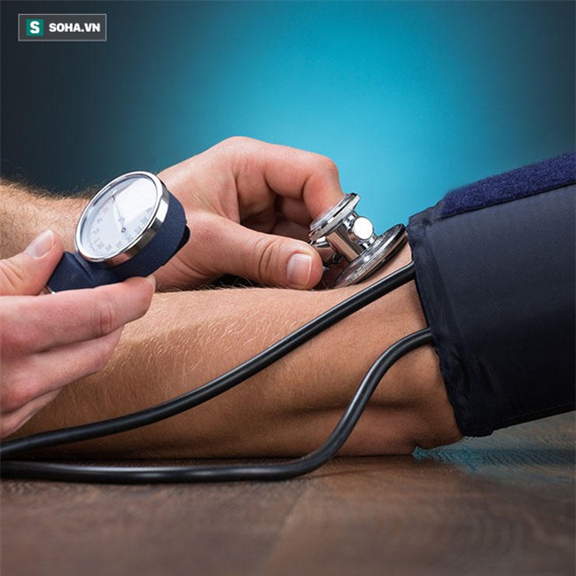 6 dấu hiệu cảnh báo thận đang gặp nguy hiểm: Phát hiện sớm để ngừa suy thận - Ảnh 2.