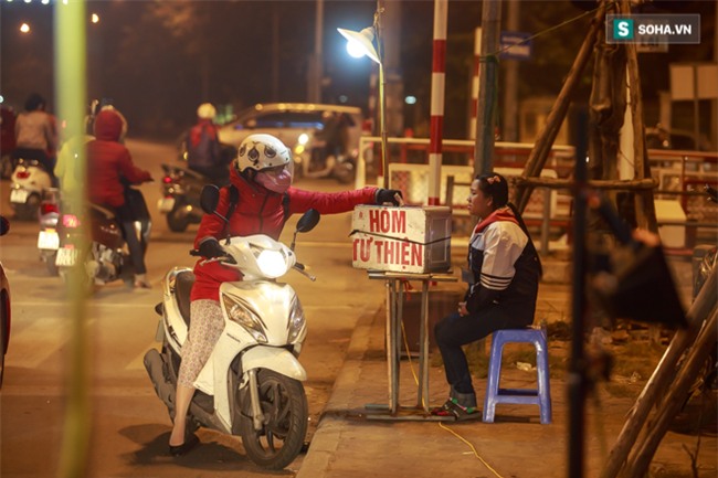 Vẫn chiếc áo cũ nhưng cuộc sống chàng trai khiếm thị song ca Mỹ Tâm đã ít nhiều thay đổi! - Ảnh 9.