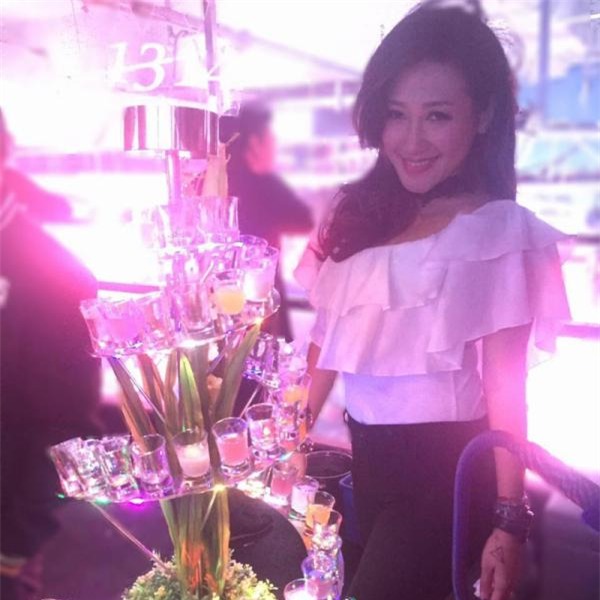 Mẫu nữ Hồng Kông gây chấn động dư luận khi livestream màn lao xuống biển tự tử - Ảnh 7.