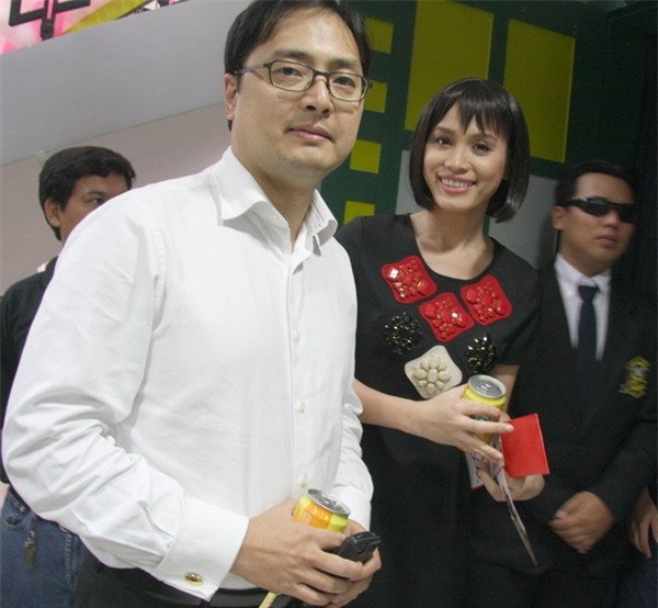 Ngọc Khánh trốn chạy ra nước ngoài sau khi li dị chồng