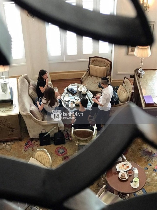 Nữ đại trong buổi đấu giá sim của Ngọc Trinh bị cho rằng từng chụp ảnh thân thiết bên tỷ phú Hoàng Kiều - Ảnh 3.