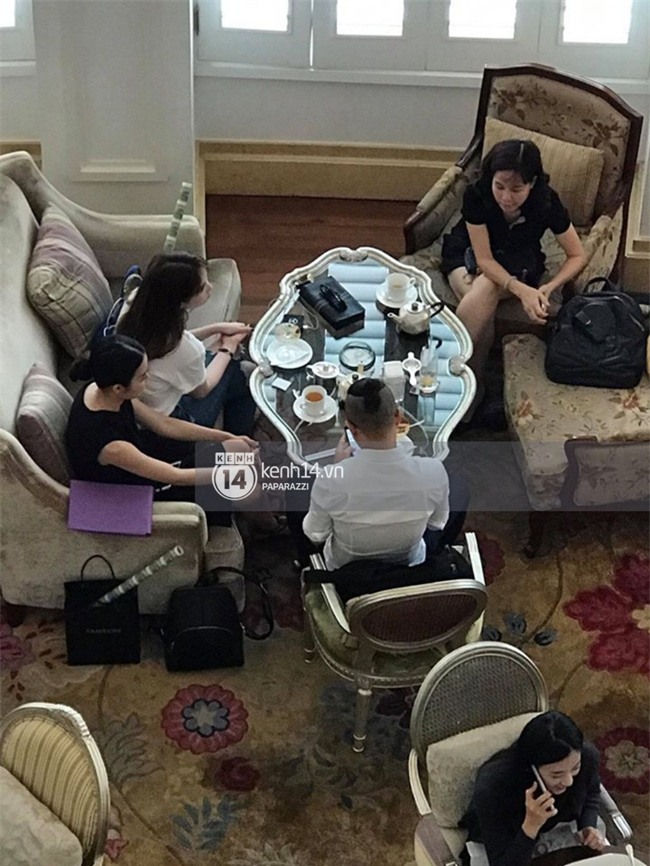 Nữ đại trong buổi đấu giá sim của Ngọc Trinh bị cho rằng từng chụp ảnh thân thiết bên tỷ phú Hoàng Kiều - Ảnh 5.