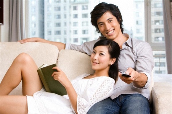 Sốc khi bạn gái giới thiệu: Đây là 2 người em thuê để đóng thế bố mẹ anh, anh nhớ phối hợp với họ - Ảnh 1.