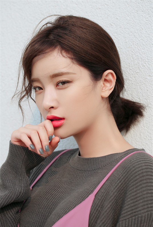 Để môi vừa mềm vừa tươi tắn đón Tết, các nàng hãy tránh 5 hành động này ngay - Ảnh 2.