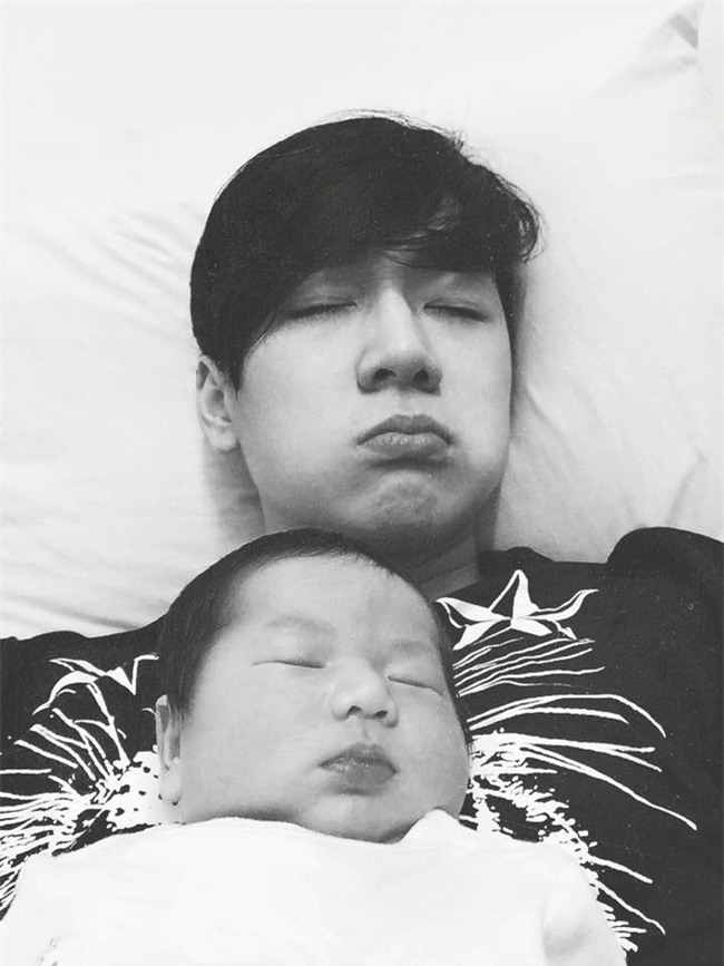 Những anh chồng Việt chuẩn soái ca của các hot girl: Không những đẹp trai mà còn biết đội vợ lên đầu - Ảnh 26.