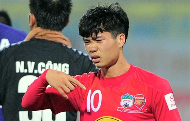 Công Phượng vẫn khó thở và đang được bác sĩ theo sát - Ảnh 1.