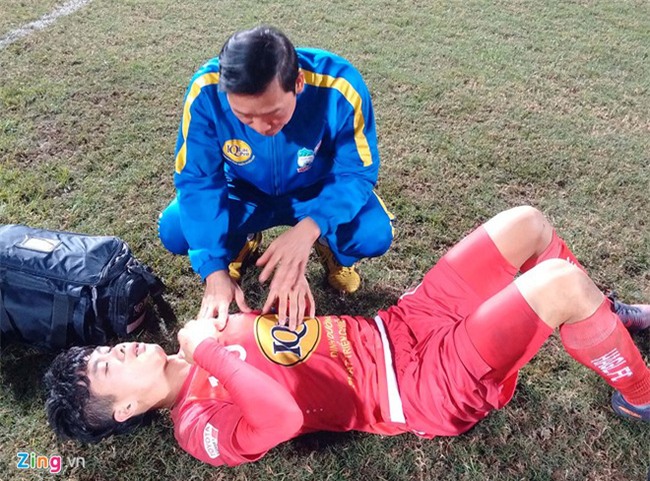 Công Phượng vẫn khó thở và đang được bác sĩ theo sát - Ảnh 2.