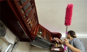 Nhiều gia đình cuộc sống “lộn tùng phèo” vì bói không ra người giúp việc nhà trong và sau tết.