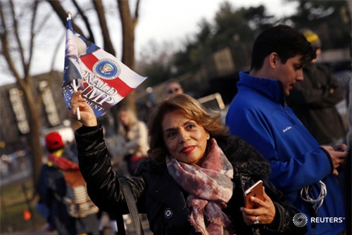 Donald Trump nghe hòa nhạc, chuẩn bị nhậm chức