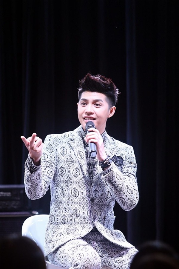 Noo Phước Thịnh xuất hiện với làn da rám nắng, vóc dáng vạm vỡ trong bài văn của fan nhí-2