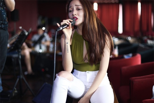 ban gai sexy the nay van bi ho quang hieu "che ong che eo" hinh anh 15