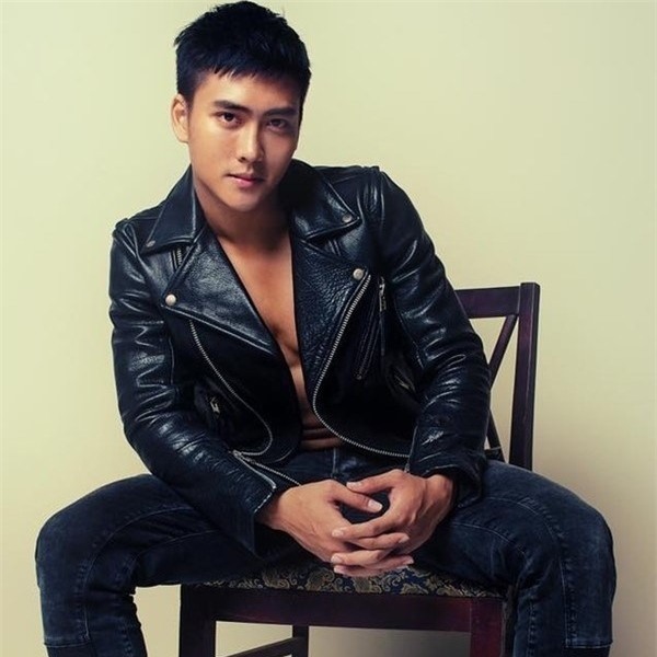 Dan mang tim kiem chang cong an dien trai bi chup len hinh anh 3