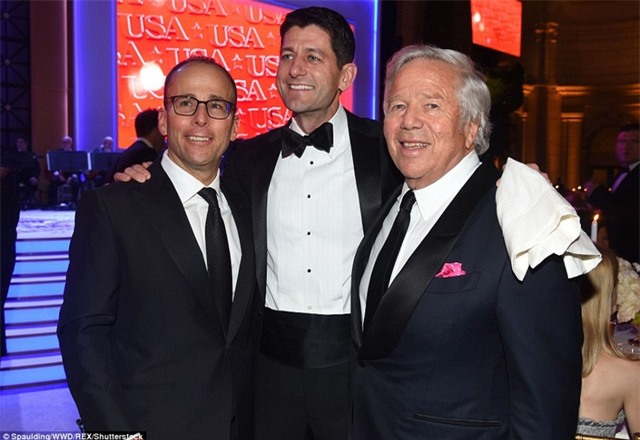 Bữa tiệc là một trong những hoạt động mở màn chuẩn bị cho lễ tuyên thệ nhậm chức của ông Trump vào ngày 20/1. (Ảnh: Dailymail)