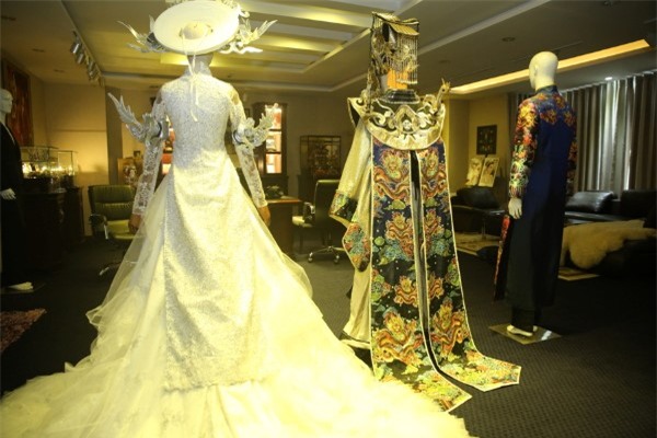 hoai-linh-dien-phuc-trang-nang-hon-10kg-blogtamsuvn05