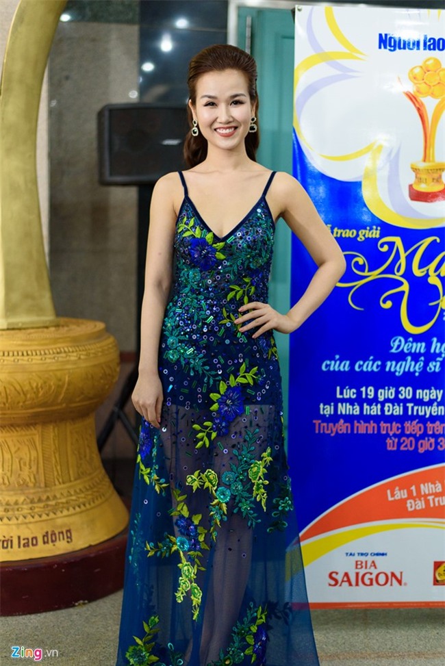 Truong Giang hon Nha Phuong tren tham do hinh anh 11