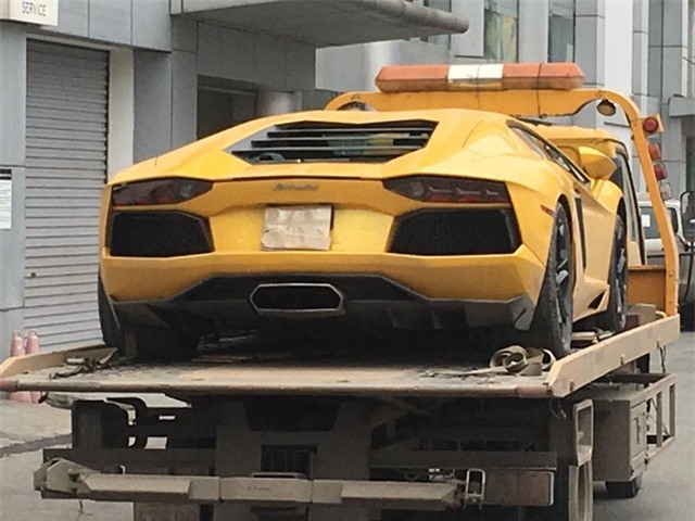 Cặp đôi siêu xe Lamborghini 39 tỷ Đồng được vận chuyển về quê ăn Tết - Ảnh 5.