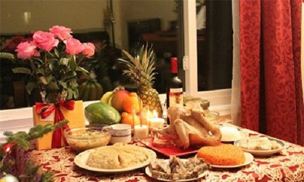 Với nhà ở chung cư không nhất thiết phải cúng giao thừa ngoài trời. Ảnh minh họa