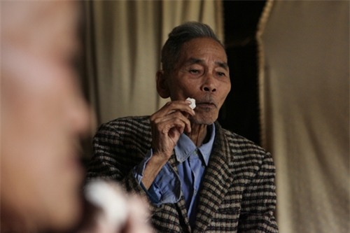 Cặp vợ chồng già lưu giữ tục ăn đất cổ xưa ở Vĩnh Phúc - 14