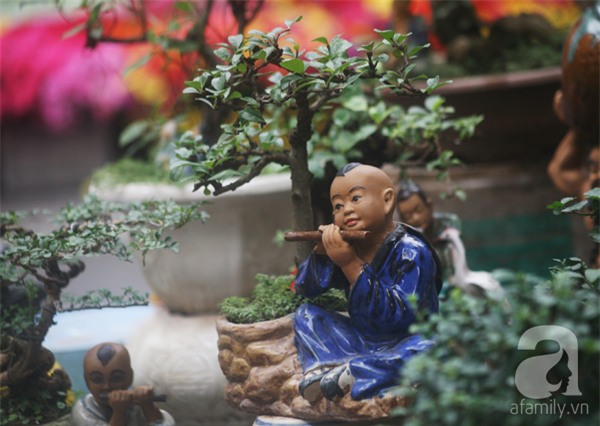 Người Hà Nội náo nức đi chợ hoa cổ nhất Hà Thành để mua sắm và chơi Tết - Ảnh 13.