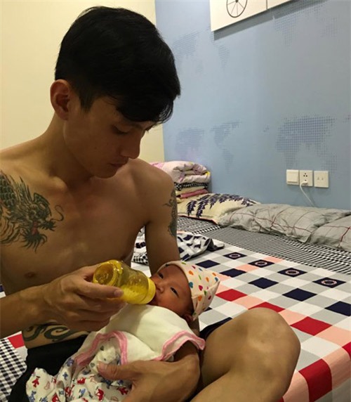 vo o cu khoe chong vua kheo cham, vua gioi kiem tien khien chi em phat ghen - 10