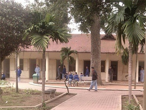 nguoi dan ong say ruou choc hong mat vo va cuoc "tron chay" khoi vien tam than - 1