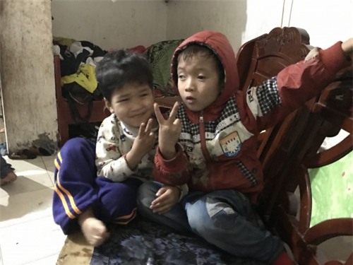 noi niem nguoi me khi tet ve chua mua du quan ao moi cho 14 con - 2