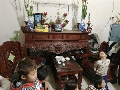 noi niem nguoi me khi tet ve chua mua du quan ao moi cho 14 con - 4