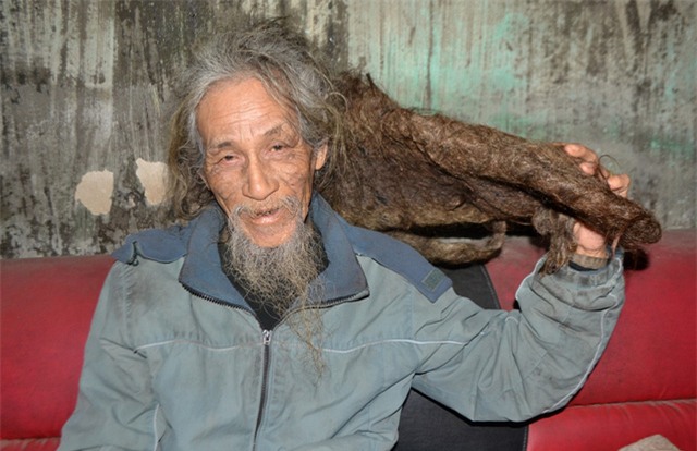 chuyen ve nguoi dan ong co mai toc "ma lam" 10 nam khong cat - 12